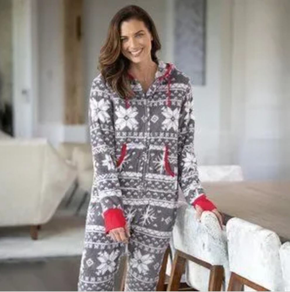 Hoodie Footie Pajamagram Womens Red Gray Sherpa Snowflake Med. NWT MISSING FEET